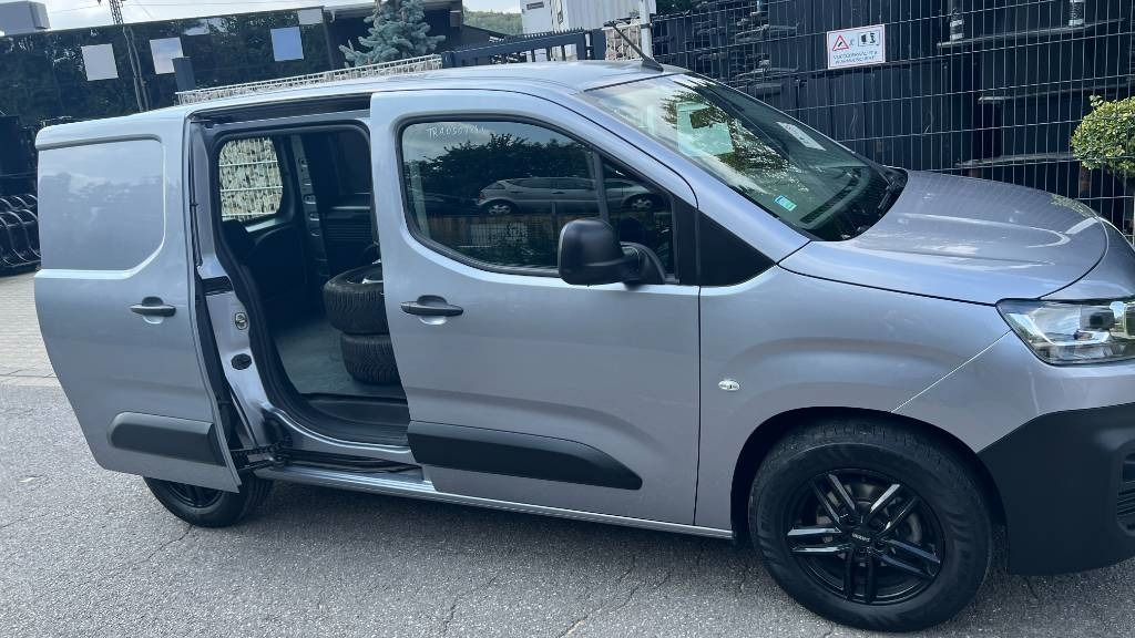 Фургон с закрытым кузовом Citroën Berlingo 1.5 Blue HDI, Kasten, 8 Reifen, Klima: фото 20