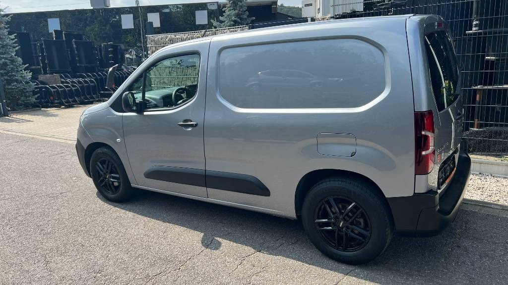 Фургон с закрытым кузовом Citroën Berlingo 1.5 Blue HDI, Kasten, 8 Reifen, Klima: фото 8