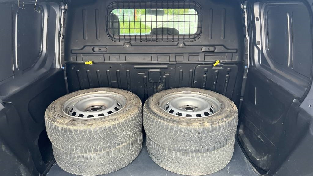 Фургон с закрытым кузовом Citroën Berlingo 1.5 Blue HDI, Kasten, 8 Reifen, Klima: фото 15