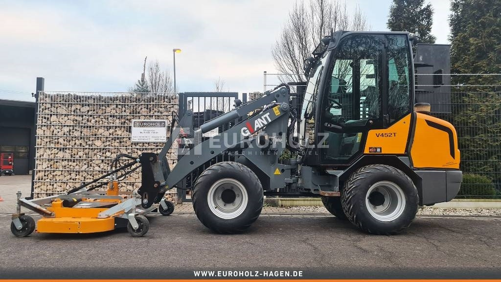 GiANT Radlader V452T, Bodenfräse, Mähwerk, Frontschaufel - Компактный фронтальный погрузчик: фото 4 GiANT Radlader V452T, Bodenfräse, Mähwerk, Frontschaufel - Компактный фронтальный погрузчик: фото 4