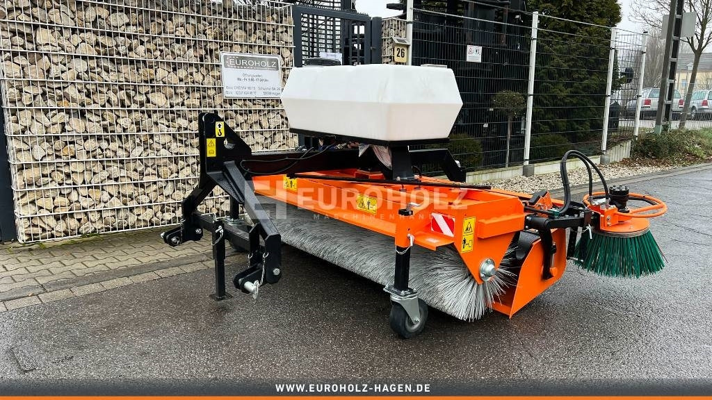 Kehrmaschine ZM2000 mit Seitenbesen - Щетка для Коммунальной и специальной техники: фото 2 Kehrmaschine ZM2000 mit Seitenbesen - Щетка для Коммунальной и специальной техники: фото 2