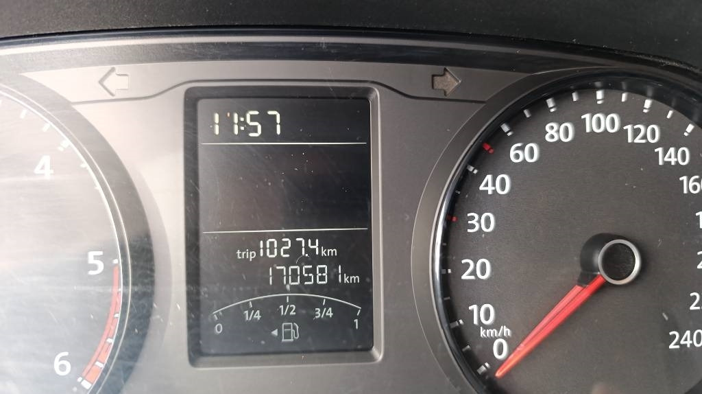 Volkswagen T5 2.0 TDI Kastenwagen, 8x Reifen, PDC, Klima, AHK - Легковой фургон: фото 3 Volkswagen T5 2.0 TDI Kastenwagen, 8x Reifen, PDC, Klima, AHK - Легковой фургон: фото 3