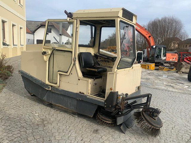 Amros 1250 Kehrmaschine - Подметально-уборочная машина: фото 3 Amros 1250 Kehrmaschine - Подметально-уборочная машина: фото 3