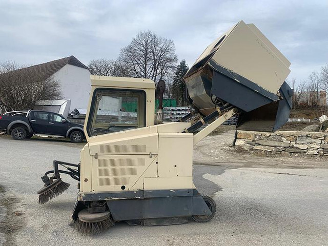 Amros 1250 Kehrmaschine - Подметально-уборочная машина: фото 1 Amros 1250 Kehrmaschine - Подметально-уборочная машина: фото 1
