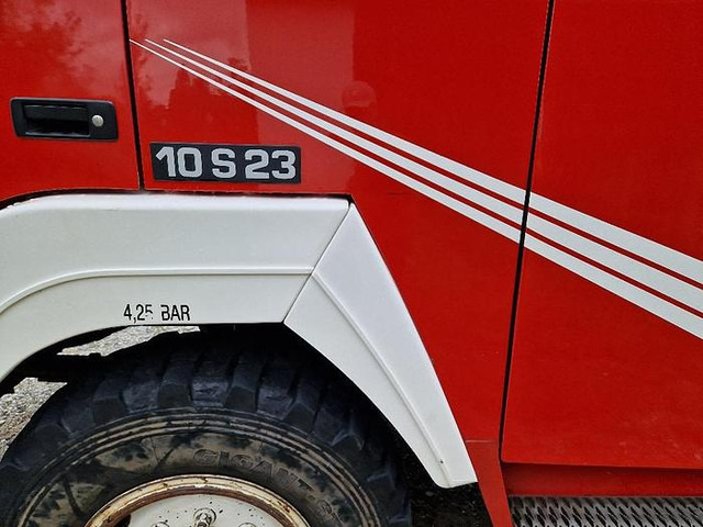 Грузовик Tag 4/24 Steyr 10S23 RLF-A1000 4x4 Rüstlöschfahrzeug: фото 10