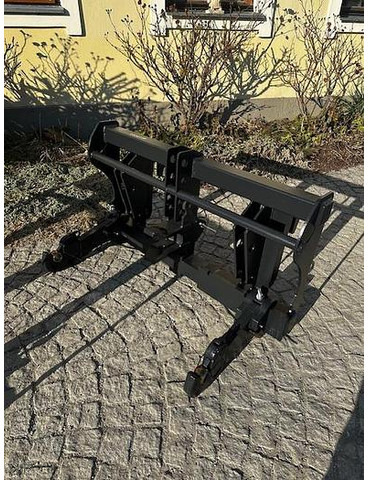 Big Genie / Terex Adapter mit 3 Punkt Aufnahme - Навесное оборудование: фото 1 Big Genie / Terex Adapter mit 3 Punkt Aufnahme - Навесное оборудование: фото 1