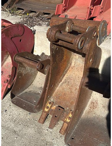 Tieflöffel 30 cm Arbeitsbreite Tieflöffel 30 cm Arbeitsbreite - Ковш: фото 1 Tieflöffel 30 cm Arbeitsbreite Tieflöffel 30 cm Arbeitsbreite - Ковш: фото 1