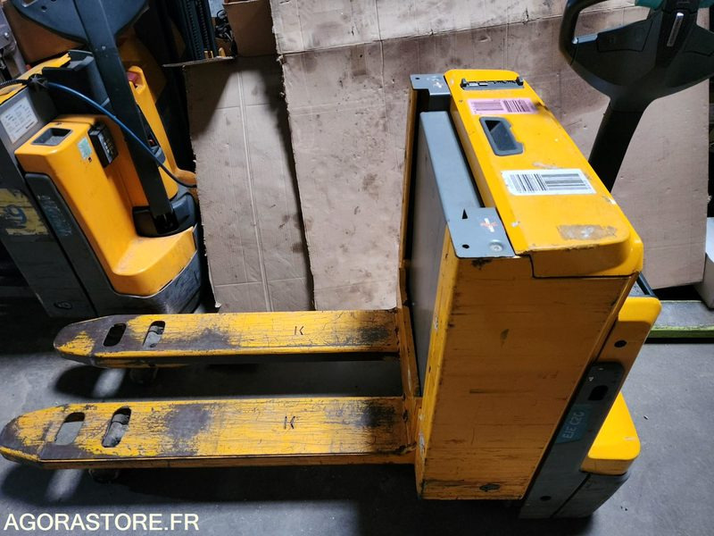 2 TRANSPALETTES ELECTRIQUE A LEVEE INITIALE 24V 150Ah CHARGEUR EMBARQUE DE 2019 - Тележка: фото 2 2 TRANSPALETTES ELECTRIQUE A LEVEE INITIALE 24V 150Ah CHARGEUR EMBARQUE DE 2019 - Тележка: фото 2