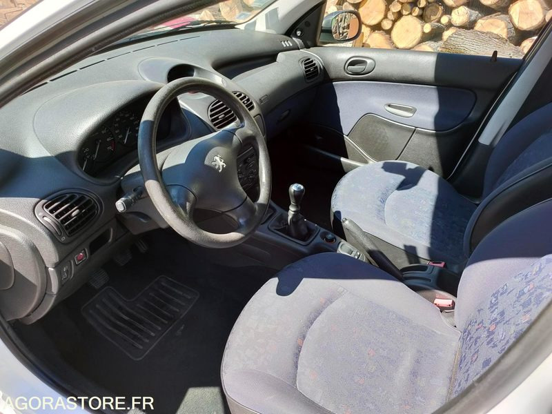 206 SP XRP 1.4L - Легковой автомобиль: фото 4 206 SP XRP 1.4L - Легковой автомобиль: фото 4