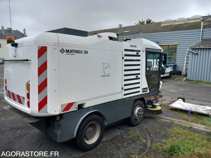 Balayeuse RAVO 540 XL + 3ème balai - Подметально-уборочная машина: фото 3 Balayeuse RAVO 540 XL + 3ème balai - Подметально-уборочная машина: фото 3