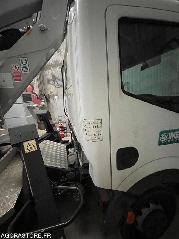 CAMION NACELLE NISSAN IMER P18T12 28740 KM 2015 - Грузовик с подъемником: фото 4 CAMION NACELLE NISSAN IMER P18T12 28740 KM 2015 - Грузовик с подъемником: фото 4