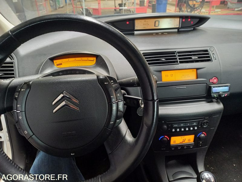 CITROEN C4 PACK AMBIANCE HDI92 - 2007 - Легковой автомобиль: фото 4 CITROEN C4 PACK AMBIANCE HDI92 - 2007 - Легковой автомобиль: фото 4