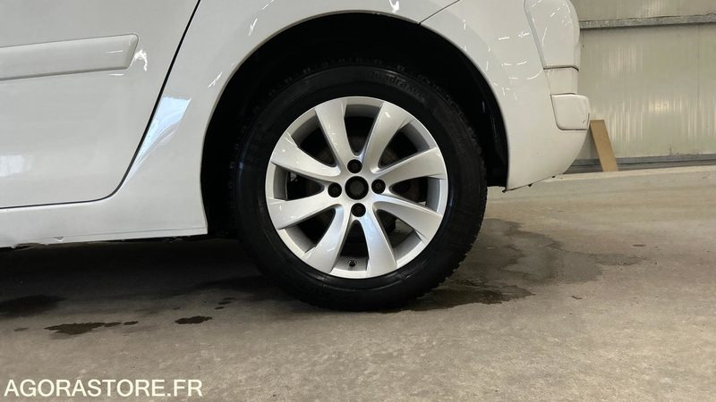 Легковой автомобиль CITROEN-C4-PICASSO-2L-HDI-110: фото 34