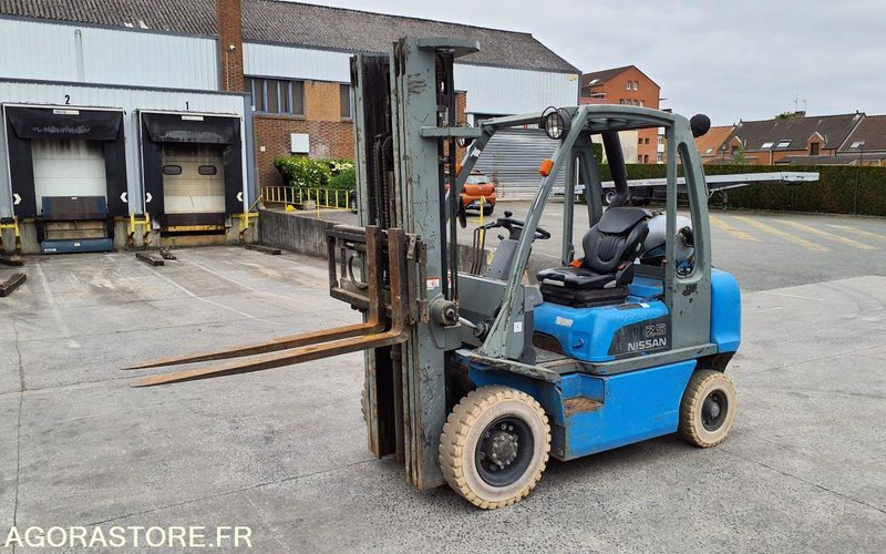 Chariot élévateur frontal GAZ Nissan 2827 heures Triplex UD02A25PQ - 3F550 - Газовый погрузчик: фото 3 Chariot élévateur frontal GAZ Nissan 2827 heures Triplex UD02A25PQ - 3F550 - Газовый погрузчик: фото 3