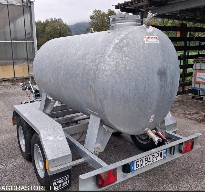 Citerne à eau 2000 litres sur remorque - Садовое оборудование: фото 2 Citerne à eau 2000 litres sur remorque - Садовое оборудование: фото 2