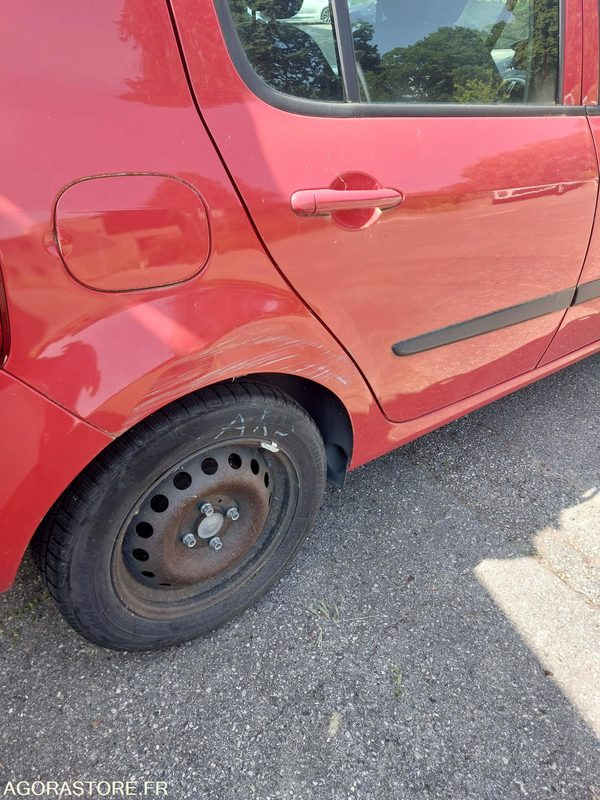 Renault Modus Rouge de 2010 65460km - Véhicule Défaillant - Другая техника: фото 2 Renault Modus Rouge de 2010 65460km - Véhicule Défaillant - Другая техника: фото 2