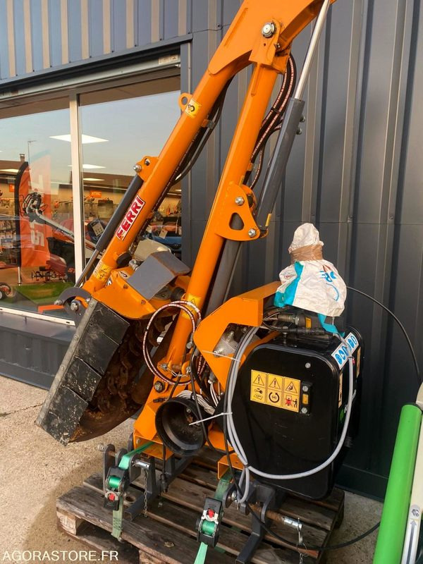 Epareuse Ferri t320 - Excellent Etat - Садовое оборудование: фото 1 Epareuse Ferri t320 - Excellent Etat - Садовое оборудование: фото 1