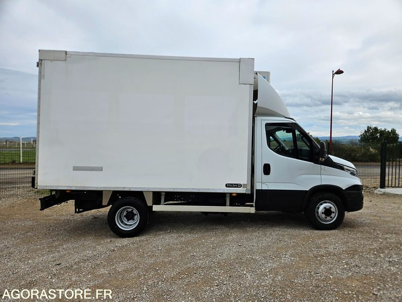 IVECO DAILY 72C21 PORTE VIANDE FRIGORIFIQUE - 2017 - Грузовик: фото 1 IVECO DAILY 72C21 PORTE VIANDE FRIGORIFIQUE - 2017 - Грузовик: фото 1