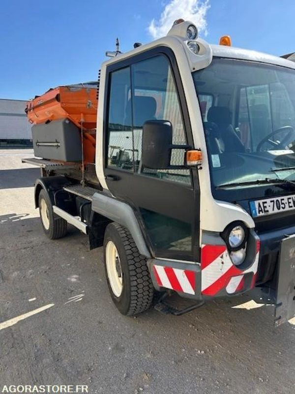 LINDNER UNITRAC 102C AMPLIROLL + LAME + SALEUSE 2008 5050 HEURES в лизинг LINDNER UNITRAC 102C AMPLIROLL + LAME + SALEUSE 2008 5050 HEURES: фото 6