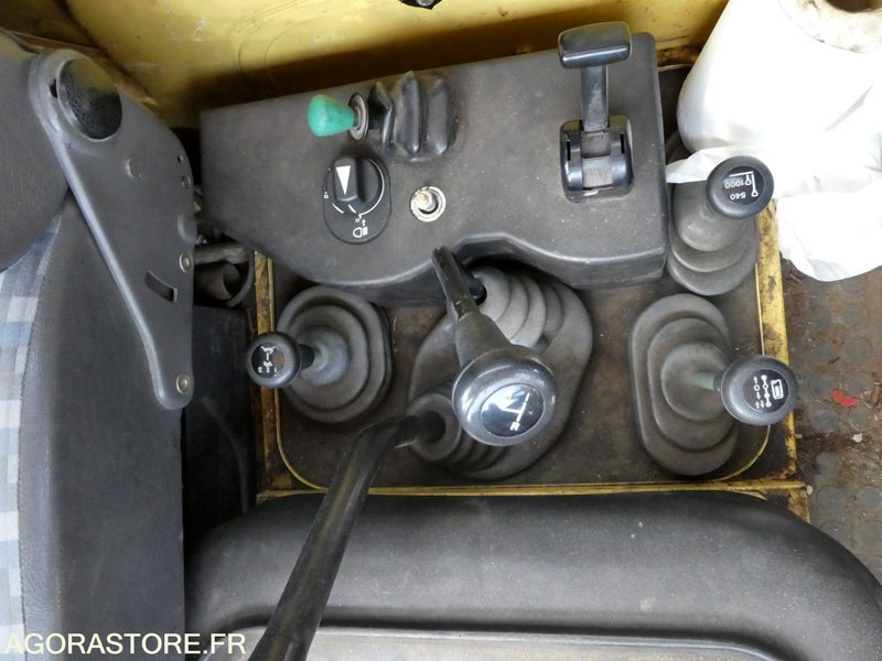 MERCEDES-BENZ / MERCEDES / PORTE-OUTILS /UNIMOG U140 / 47 325 kms - 1994 - Грузовик: фото 3 MERCEDES-BENZ / MERCEDES / PORTE-OUTILS /UNIMOG U140 / 47 325 kms - 1994 - Грузовик: фото 3