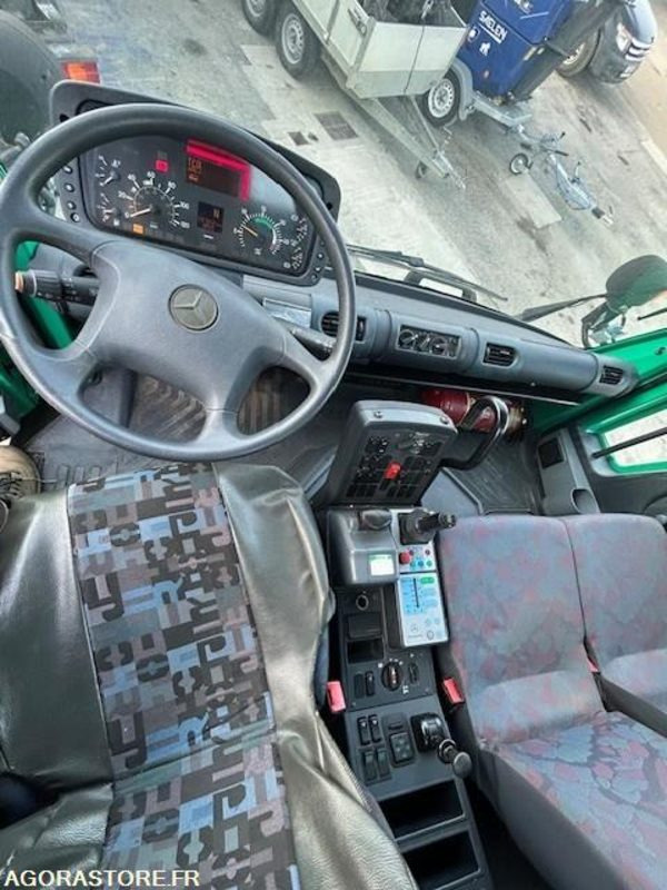 MERCEDES UNIMOG U300C VERSION COMMUNALE 2000 97652 KM - Грузовик: фото 4 MERCEDES UNIMOG U300C VERSION COMMUNALE 2000 97652 KM - Грузовик: фото 4