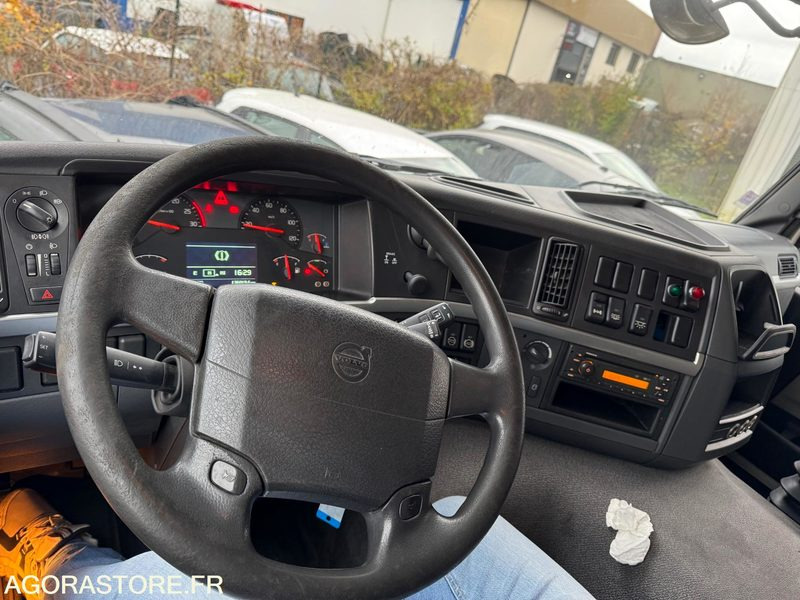 VOLVO FM 330 plateau grue -2010 -137000 km - Грузовик: фото 5 VOLVO FM 330 plateau grue -2010 -137000 km - Грузовик: фото 5