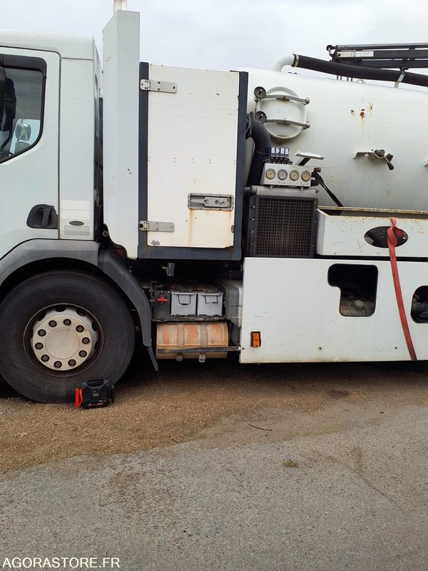 HYDROCUREUR 19T RIVARD - 2004 / 262 122 KM - Ассенизатор: фото 4 HYDROCUREUR 19T RIVARD - 2004 / 262 122 KM - Ассенизатор: фото 4