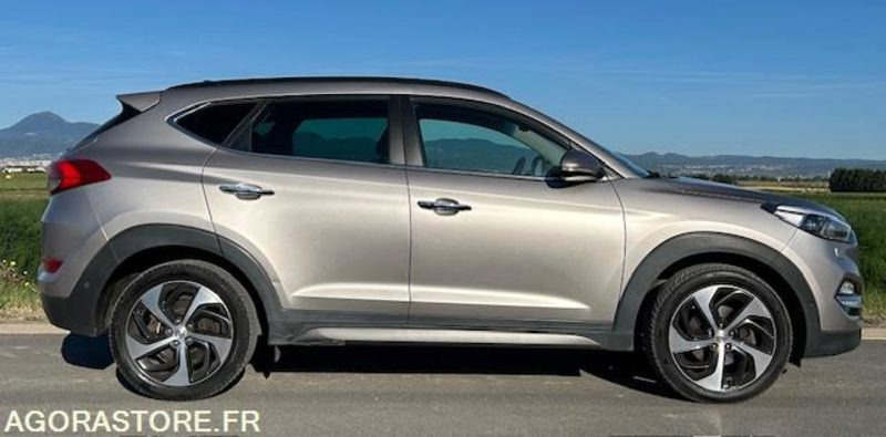 HYUNDAI TUCSON III 1.7 CRDI 141 CH EXECUTIVE 2WD DCT-7 - 2016 - 141 950 kms - Внедорожник: фото 1 HYUNDAI TUCSON III 1.7 CRDI 141 CH EXECUTIVE 2WD DCT-7 - 2016 - 141 950 kms - Внедорожник: фото 1