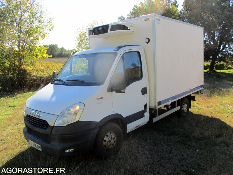 IVECO 35S13 de 2013 426915Kms "d'autoroute"chassis cabine frigorifique - Фургон-рефрижератор: фото 1 IVECO 35S13 de 2013 426915Kms "d'autoroute"chassis cabine frigorifique - Фургон-рефрижератор: фото 1