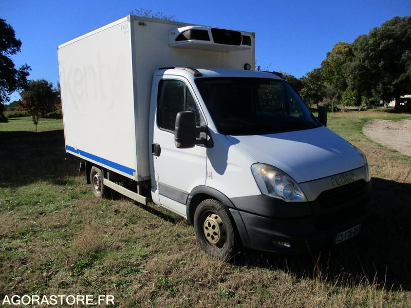 IVECO 35S13 de 2013 chassis cabine frigorifique et peut être modifié benne - Фургон-рефрижератор: фото 2 IVECO 35S13 de 2013 chassis cabine frigorifique et peut être modifié benne - Фургон-рефрижератор: фото 2