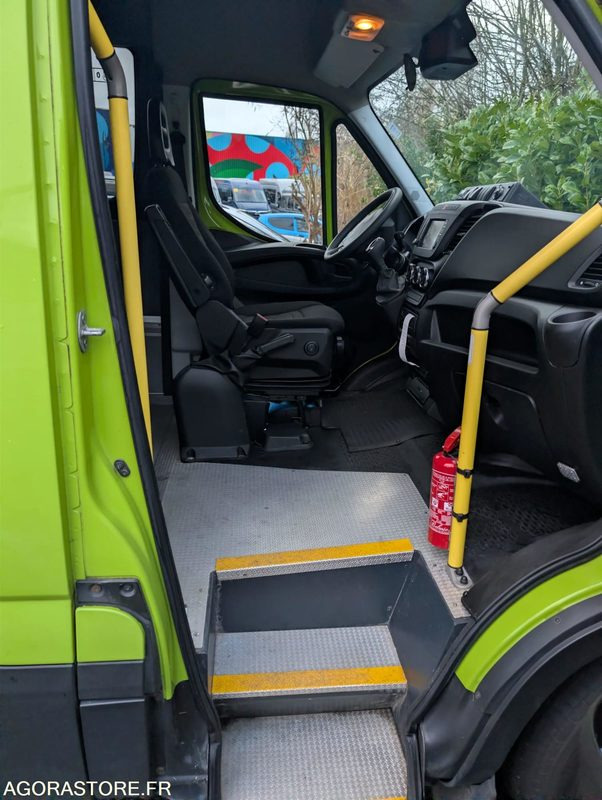 IVECO DAILY - 2015 - Микроавтобус, Пассажирский фургон: фото 2 IVECO DAILY - 2015 - Микроавтобус, Пассажирский фургон: фото 2