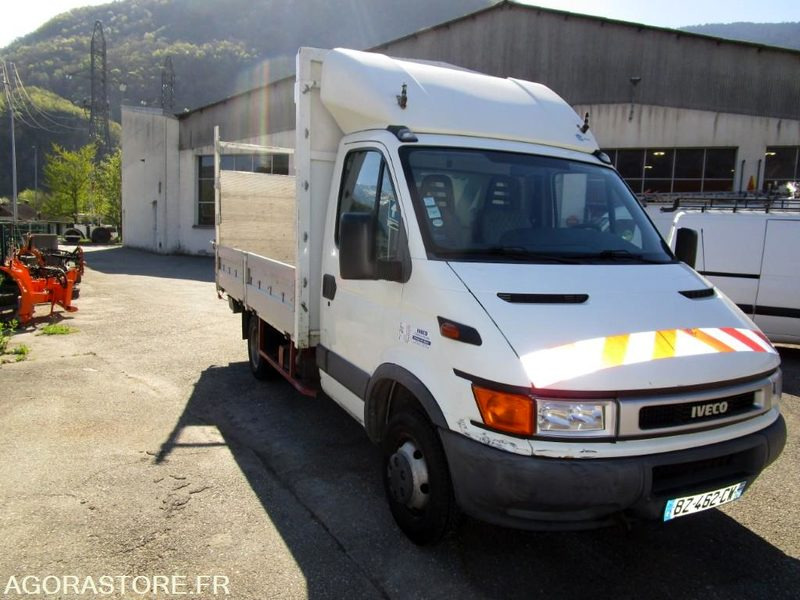 IVECO DAILY 35C11 du 28/04/2000 (Contrôle Technique joint) - Цельнометаллический фургон: фото 3 IVECO DAILY 35C11 du 28/04/2000 (Contrôle Technique joint) - Цельнометаллический фургон: фото 3