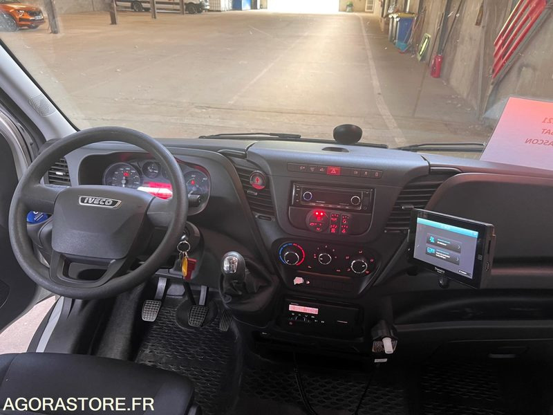 Школьный автобус Iveco daily 08/2016 22 +1 places 240 000 kms: фото 6