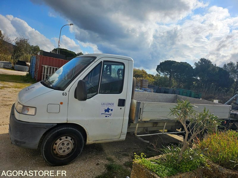 CAMION PLATEAU VÉHICULE ROULANT 204081km - Коммерческий автомобиль: фото 1 CAMION PLATEAU VÉHICULE ROULANT 204081km - Коммерческий автомобиль: фото 1