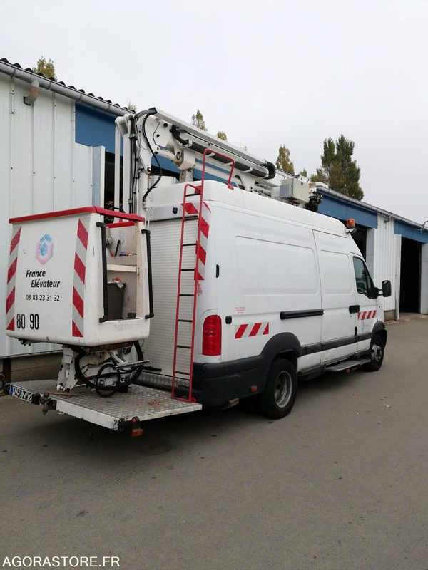 RENAULT MASCOTT avec nacelle France Elevateur - 2004 - 122152kms - Коммерческий автомобиль: фото 1 RENAULT MASCOTT avec nacelle France Elevateur - 2004 - 122152kms - Коммерческий автомобиль: фото 1