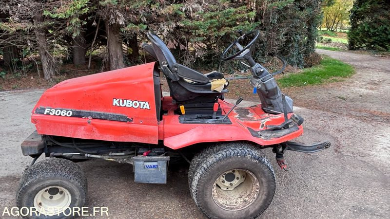 Kubota F3060 - Газонокосилка: фото 1 Kubota F3060 - Газонокосилка: фото 1