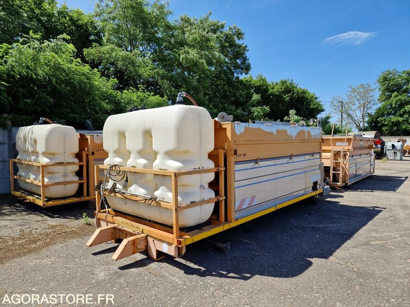 Lot de 4 saleuse Acometis 6 mètres cubes pour pièces - Разбрасыватель песка/ Соли: фото 1 Lot de 4 saleuse Acometis 6 mètres cubes pour pièces - Разбрасыватель песка/ Соли: фото 1