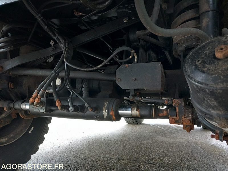 MERCEDES UNIMOG 4X4 4RD AVEC SALEUSE ET AILERONS KU0105 SL0307 AB0107 AB0107 - Снегоуборочная машина: фото 5 MERCEDES UNIMOG 4X4 4RD AVEC SALEUSE ET AILERONS KU0105 SL0307 AB0107 AB0107 - Снегоуборочная машина: фото 5