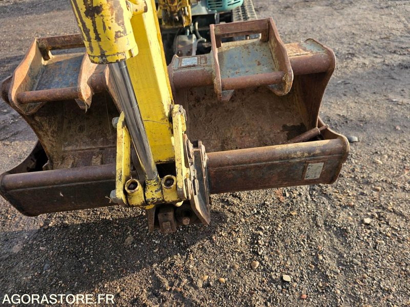 MINI-PELLE YANMAR VIO 10 - 2004 - 1952 HEURES - Мини-экскаватор: фото 4 MINI-PELLE YANMAR VIO 10 - 2004 - 1952 HEURES - Мини-экскаватор: фото 4