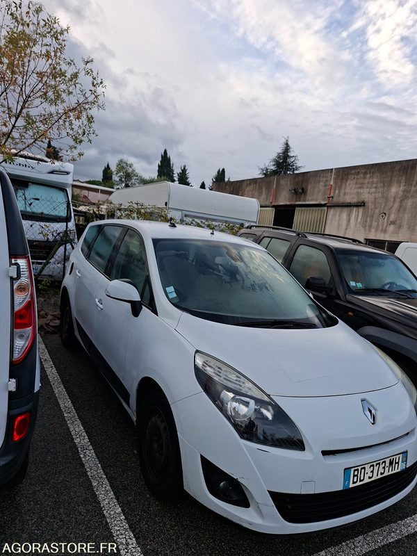 Megane Scenic - Легковой автомобиль: фото 1 Megane Scenic - Легковой автомобиль: фото 1