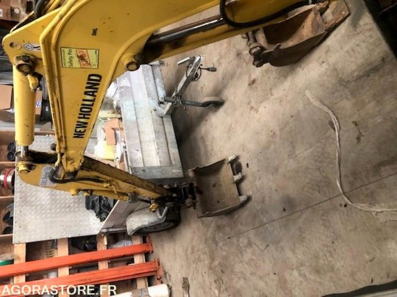 Minipelle New Holland E18SR - Экскаватор: фото 3 Minipelle New Holland E18SR - Экскаватор: фото 3