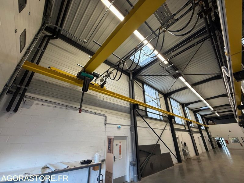 PONT ROULANT (Capacité 1600kgs) - Инструмент/ Оборудование: фото 2 PONT ROULANT (Capacité 1600kgs) - Инструмент/ Оборудование: фото 2