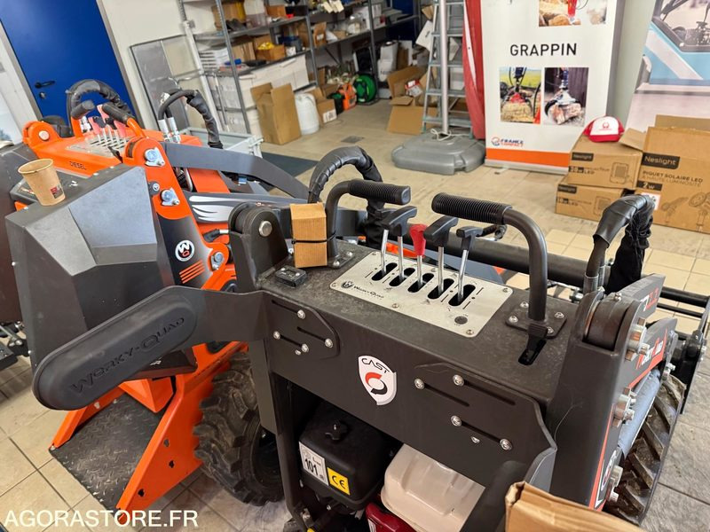 Porte outils SSQ11 PUROSANGUE Worky quad Plus Essence NEUF - Садовое оборудование: фото 4 Porte outils SSQ11 PUROSANGUE Worky quad Plus Essence NEUF - Садовое оборудование: фото 4