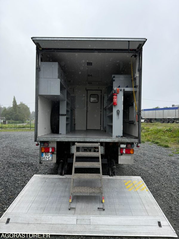 Porteur MAN TGM 15.250 cabine 7 places caisson base vie atelier hayon - 20500KM- - Грузовик с закрытым кузовом: фото 4 Porteur MAN TGM 15.250 cabine 7 places caisson base vie atelier hayon - 20500KM- - Грузовик с закрытым кузовом: фото 4