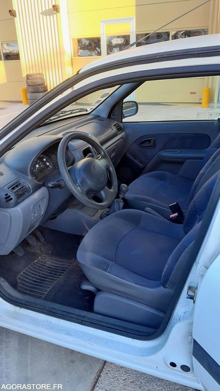 RENAULT CLIO 1.2 ESSENCE RTE - Легковой автомобиль: фото 5 RENAULT CLIO 1.2 ESSENCE RTE - Легковой автомобиль: фото 5