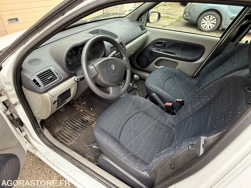 RENAULT CLIO - 2002 - 160000 KM - Легковой автомобиль: фото 5 RENAULT CLIO - 2002 - 160000 KM - Легковой автомобиль: фото 5