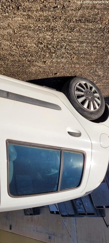 RENAULT CLIO - 2010 - Легковой автомобиль: фото 4 RENAULT CLIO - 2010 - Легковой автомобиль: фото 4