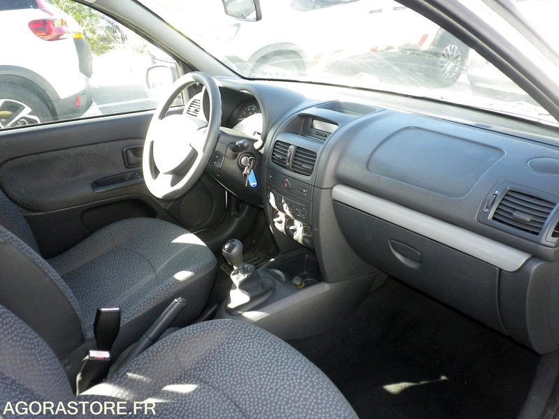 RENAULT CLIO CAMPUS ESSENCE 1.2 16V - Легковой автомобиль: фото 5 RENAULT CLIO CAMPUS ESSENCE 1.2 16V - Легковой автомобиль: фото 5