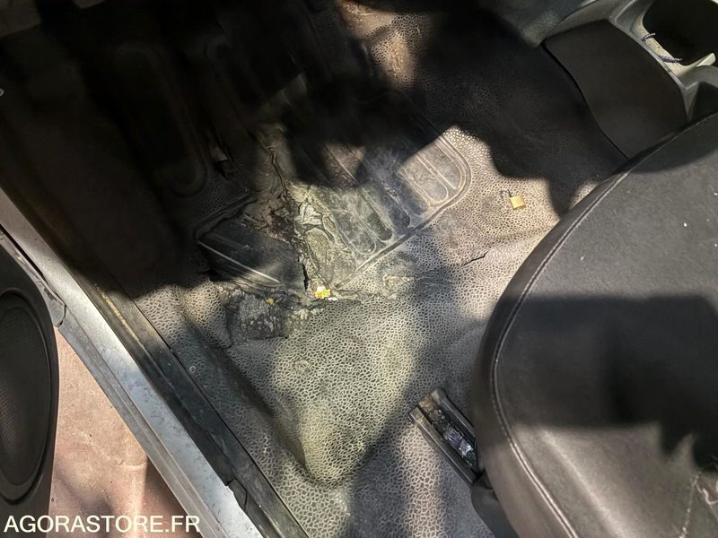 RENAULT KANGOO - 189000 kms - Цельнометаллический фургон: фото 4 RENAULT KANGOO - 189000 kms - Цельнометаллический фургон: фото 4