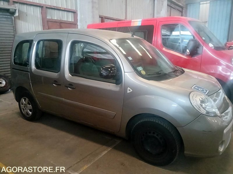 RENAULT KANGOO N°090326 - Легковой автомобиль: фото 1 RENAULT KANGOO N°090326 - Легковой автомобиль: фото 1
